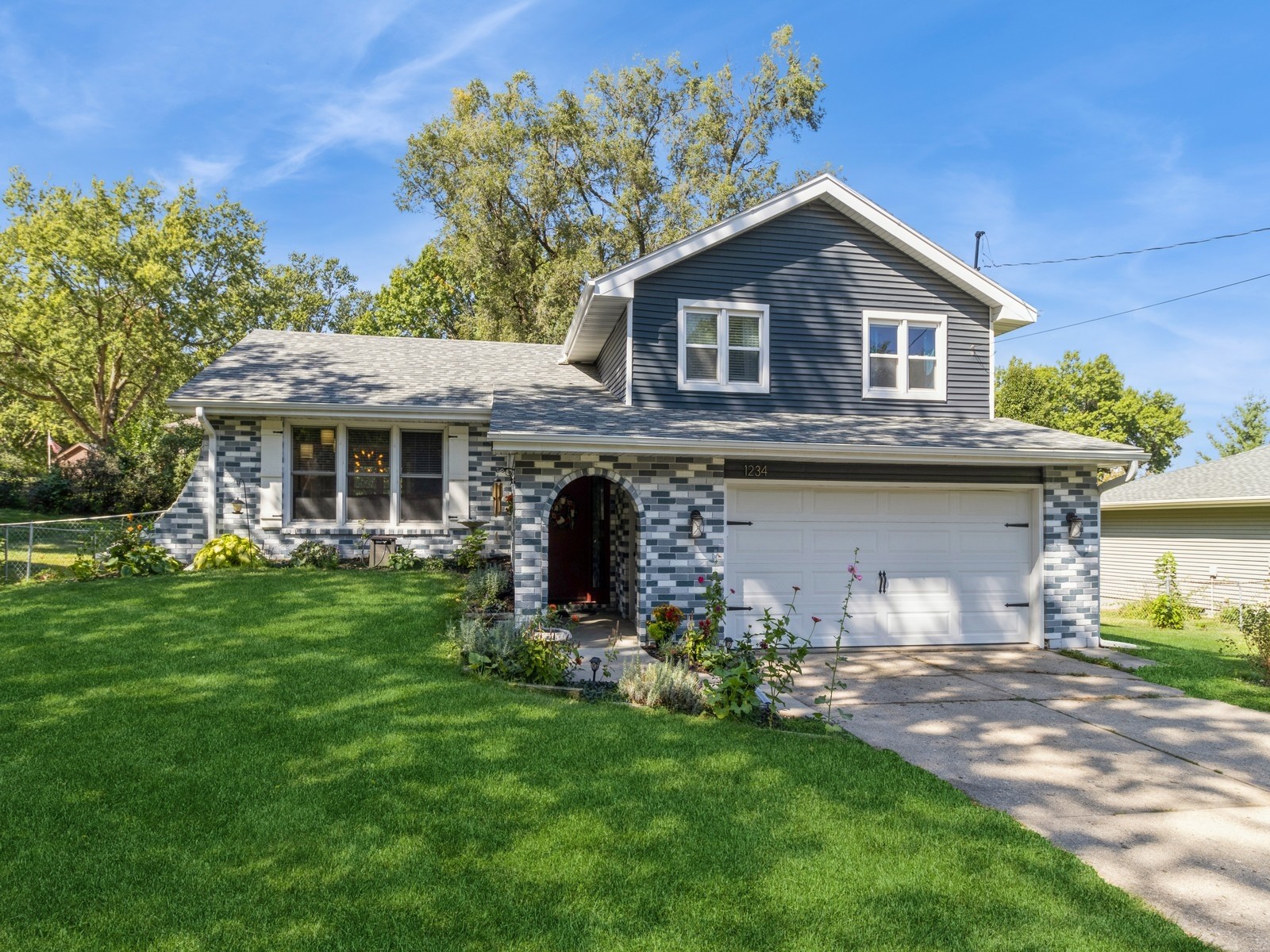 32nd St, West Des Moines, IA 50266