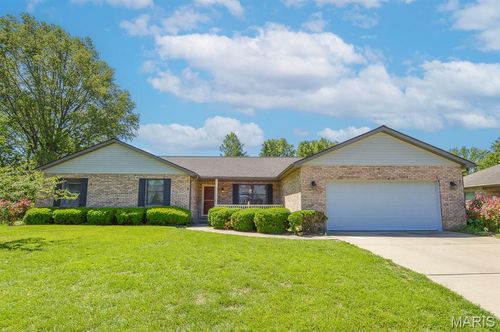 230 Winterberry Dr, Belleville, IL, 62220-2743 | Card Image