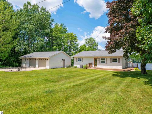 11015 E 44 Rd, Cadillac, MI, 49601-9537 | Card Image