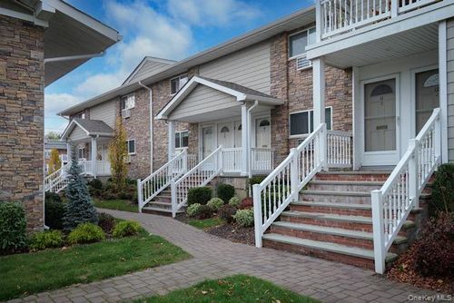 p172-172 Park Ave, Babylon, NY, 11702-1709 | Card Image
