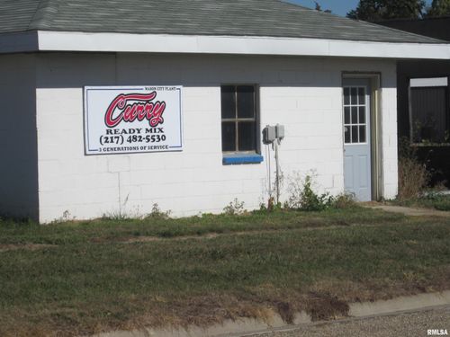 210 E Elm St, Mason City, IL, 62664-1435 | Card Image