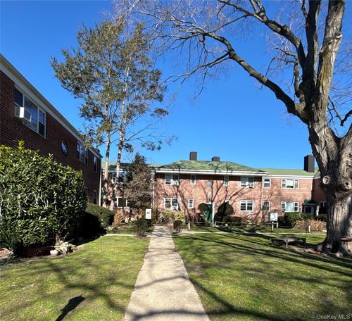 g2b-25 Dolphin Grn, Port Washington, NY, 11050-3163 | Card Image
