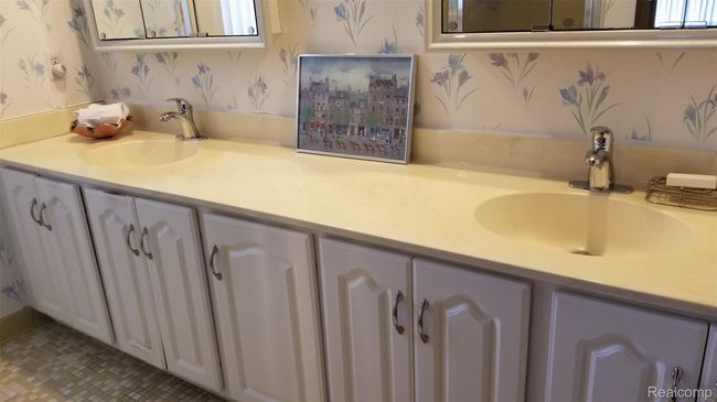 p main bath.jpg | Image 16