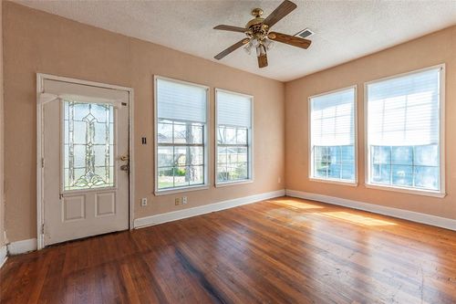 7609 Avenue E, Houston, TX, 77012-1235 | Card Image