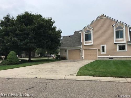 37899 Mckenzie Ct, Farmington Hills, MI, 48331-4833 | Card Image