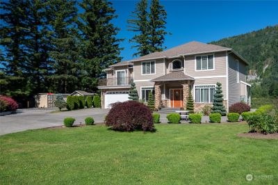 8684 Tilbury Road, House other with 5 bedrooms, 3 bathrooms and 2 parking in Maple Falls WA | Image 2