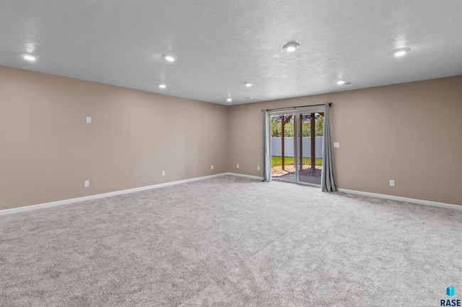 1313 W Creekside Dr, House other with 5 bedrooms, 3 bathrooms and null parking in Brandon SD | Image 23