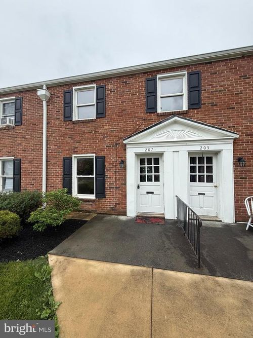 207 E Whitlock Ave, WINCHESTER, VA, 22601-4429 | Card Image