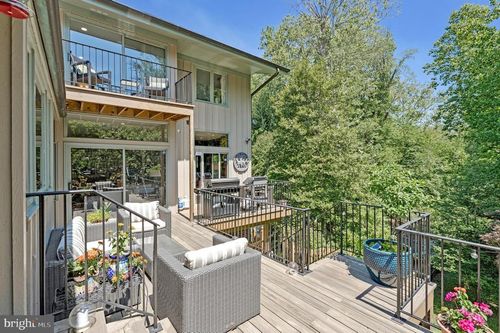 6952 Kyleakin Ct, MCLEAN, VA, 22101-1556 | Card Image