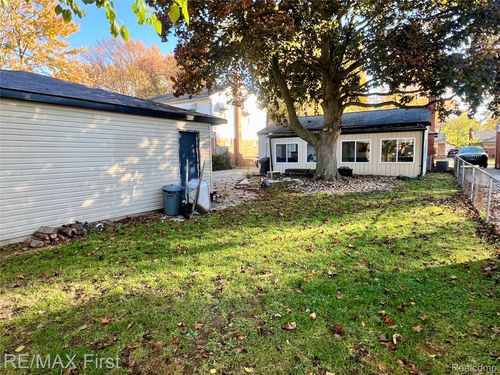 29517 Howard Ave, Madison Heights, MI, 48071-2598 | Card Image