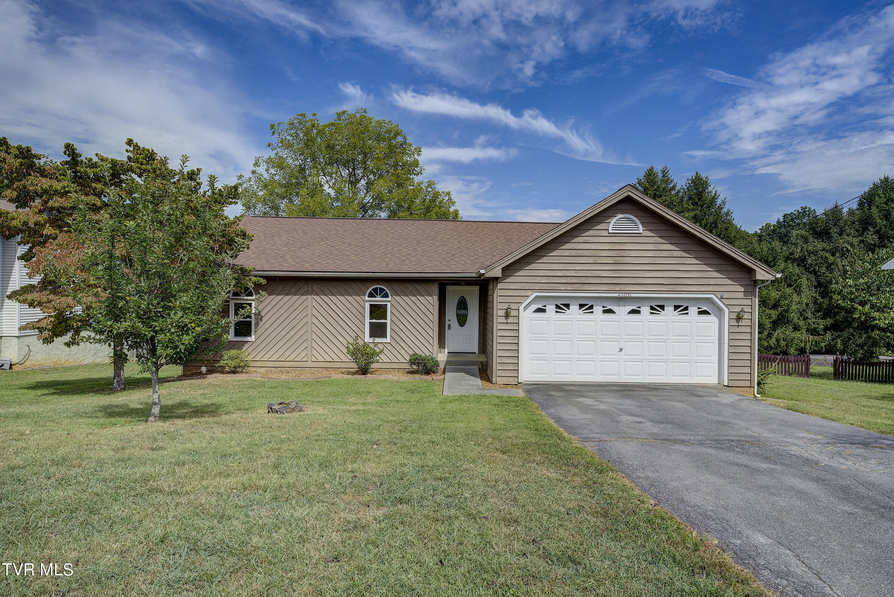Bradford Ln, Johnson City, TN 37601