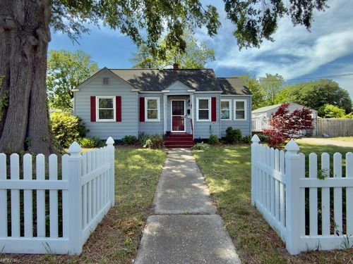 8431 Old Ocean View Rd, Norfolk, VA, 23518-2521 | Card Image
