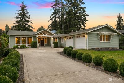 15422 Se 42nd Street, House other with 4 bedrooms, 2 bathrooms and 2 parking in Bellevue WA | Image 1