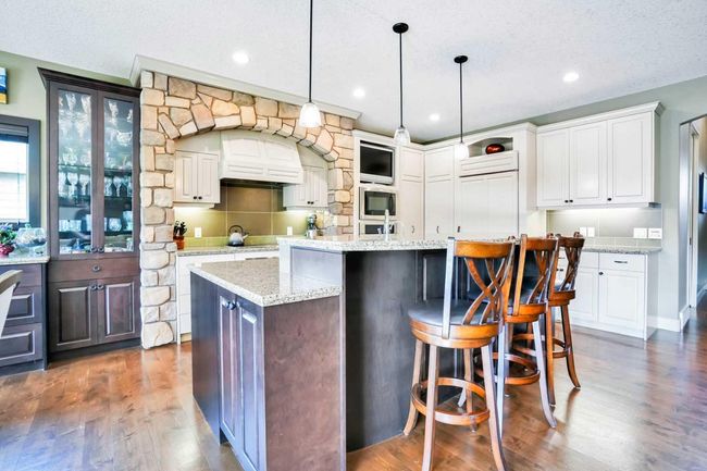 511 Evergreen Circle Sw, House other with 3 bedrooms, 3 bathrooms and 4 parking in Calgary AB | Image 10