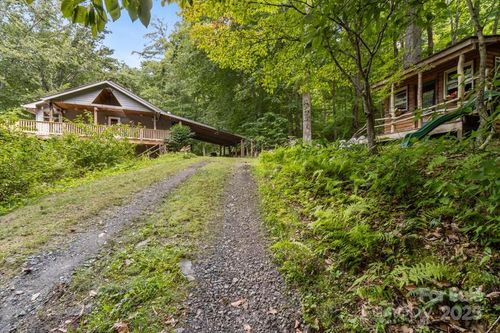 659 R B Deyton Rd, Green Mountain, NC, 28740-6044 | Card Image