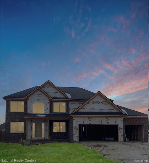 53183 Woodland Dr, New Baltimore, MI, 48047 | Card Image