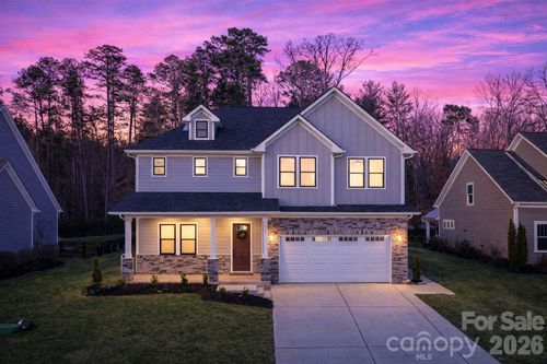 1207 39th Ave Ne, Hickory, NC, 28601-9621 | Card Image
