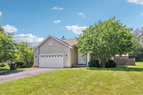 3616 Creekside Ct, Winthrop Harbor, IL, 60096-1439 | Card Image