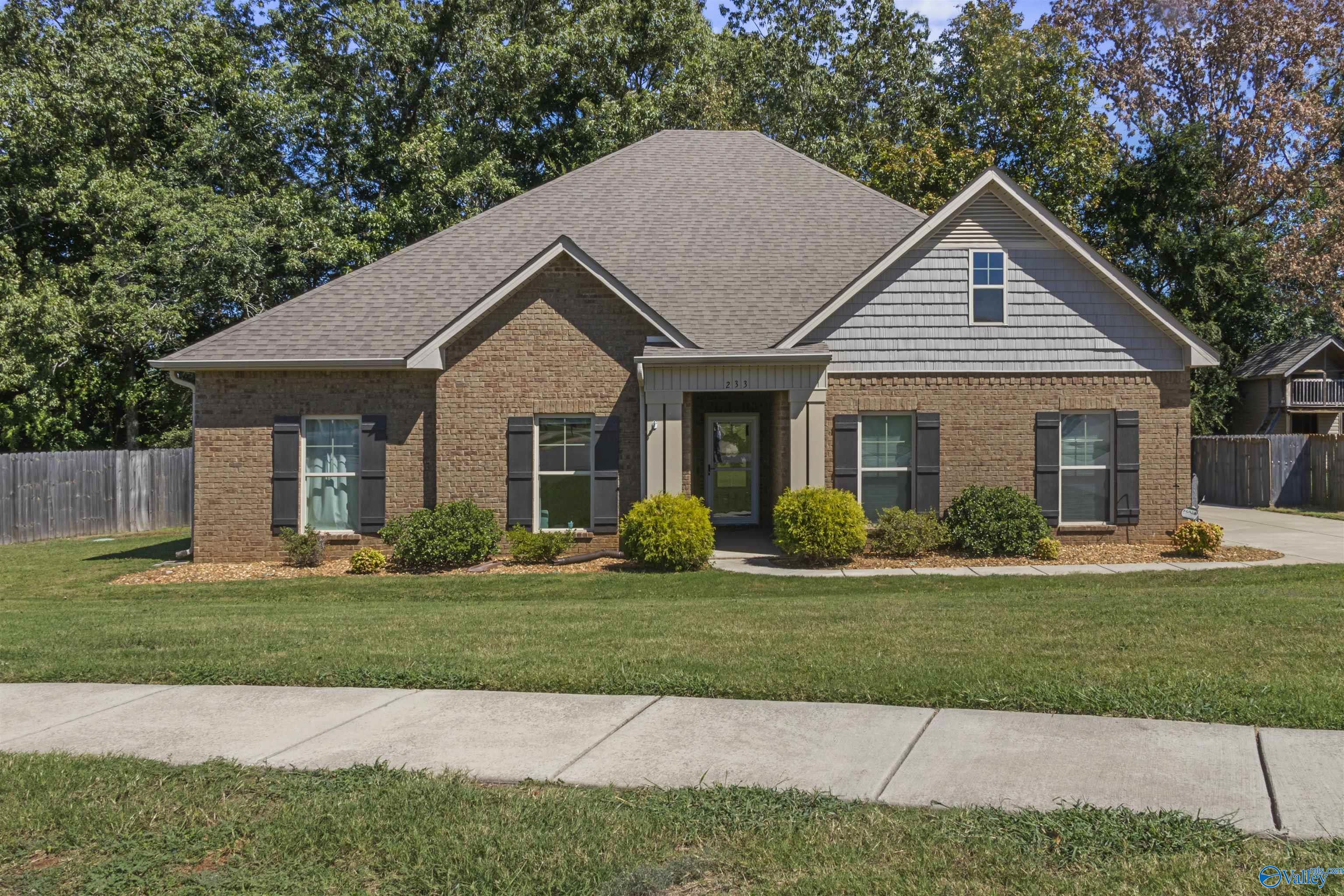 Dinner Tree Sq, Huntsville, AL 35811