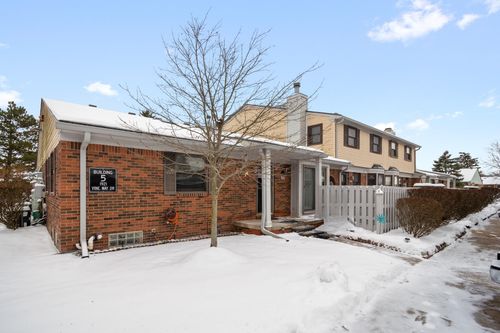 35-1921 Vine Way Dr, Canton, MI, 48188-1852 | Card Image