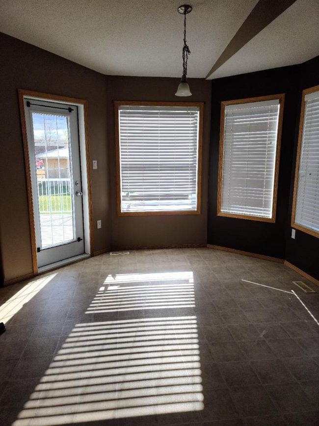 401 4 St Ne, House detached with 3 bedrooms, 3 bathrooms and 4 parking in Mclennan AB | Image 9