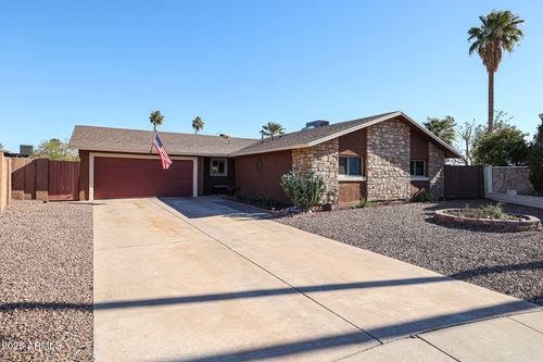 3705 W Port Royale Lane, Phoenix, AZ, 85053 | Card Image