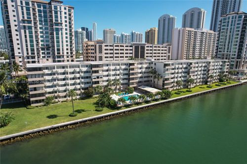 304-220 Kings Point Dr, Sunny Isles Beach, FL, 33160-4775 | Card Image