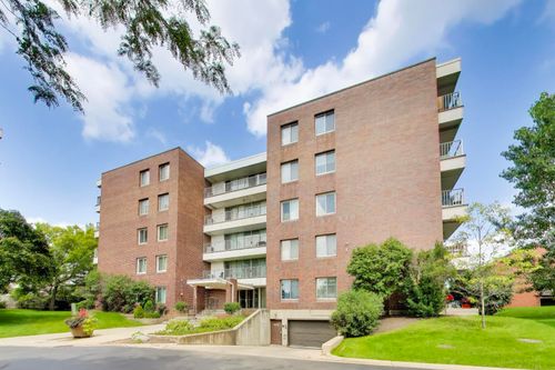508-4000 Triumvera Dr, Glenview, IL, 60025-3851 | Card Image