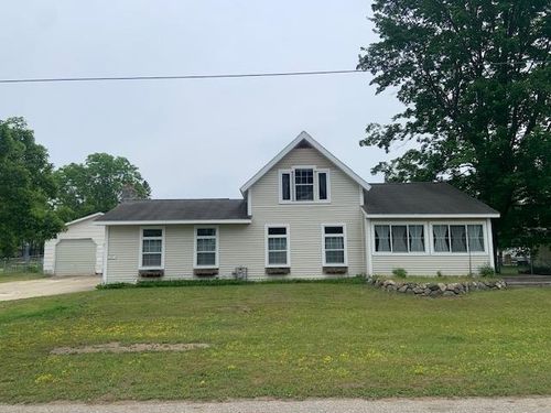 206 Maple St, Bellaire, MI, 49615-9579 | Card Image