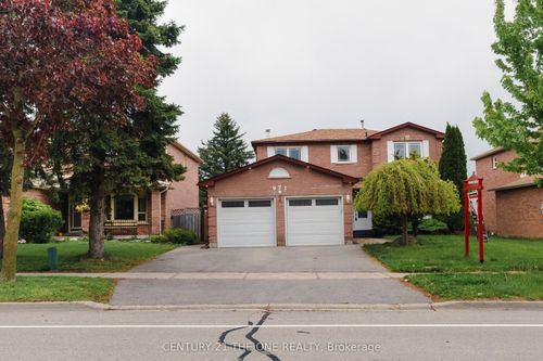 971 Leslie Valley Dr, Newmarket, ON, L3Y7E7 | Card Image
