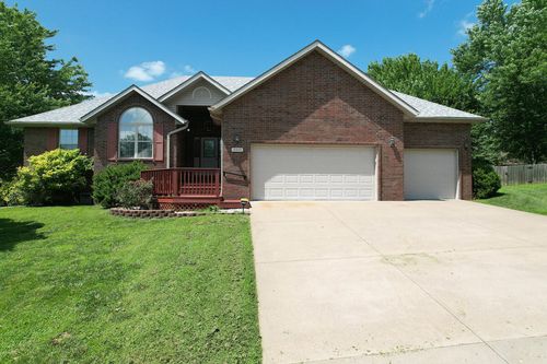 1111 E Robin St, Ozark, MO, 65721-9312 | Card Image