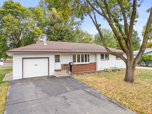 918 Holmes St S, Shakopee, MN, 55379-2415 | Card Image