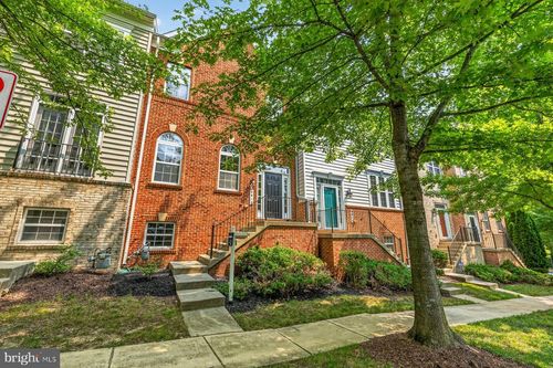 8010 Homefield Dr, LANDOVER, MD, 20785-4792 | Card Image