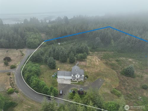 36 Daring Ln, Aberdeen, WA, 98520-9538 | Card Image