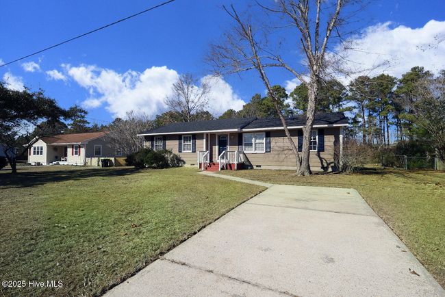 67 Sanders Dr, House other with 3 bedrooms, 2 bathrooms and 2 parking in Hubert NC | Image 4