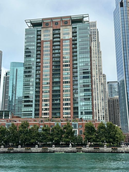 2202-445 E North Water St, Chicago, IL, 60611-5552 | Card Image