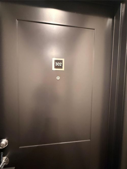 302-122 Greenwich Ave, Goshen, NY, 10924-2012 | Card Image