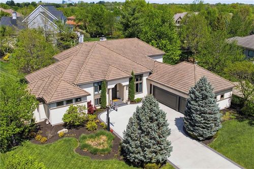 4824 W 144th Ter, Leawood, KS, 66224-3732 | Card Image