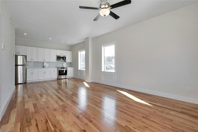 Living Room | Image 11