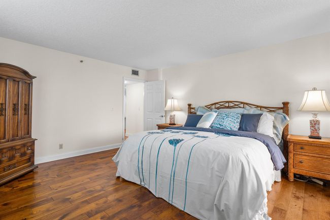 APT-205 - 19800 Sandpointe Bay Dr, Condo with 2 bedrooms, 3 bathrooms and null parking in Tequesta FL | Image 21