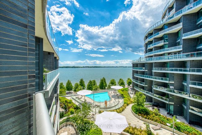 818 - 1 Edgewater Dr, Condo with 2 bedrooms, 3 bathrooms and null parking in Toronto ON | Image 42