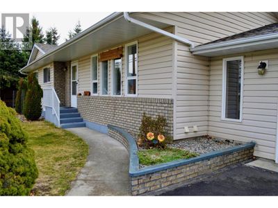 2480 75 Th Ave, House other with 3 bedrooms, 2 bathrooms and 5 parking in Grand Forks BC | Image 2