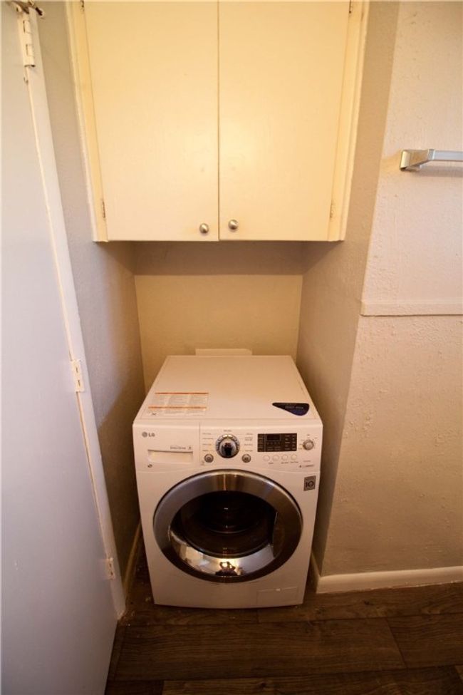 A25 - 2506 Manor Cir, Home with 2 bedrooms, 1 bathrooms and 1 parking in Austin TX | Image 17