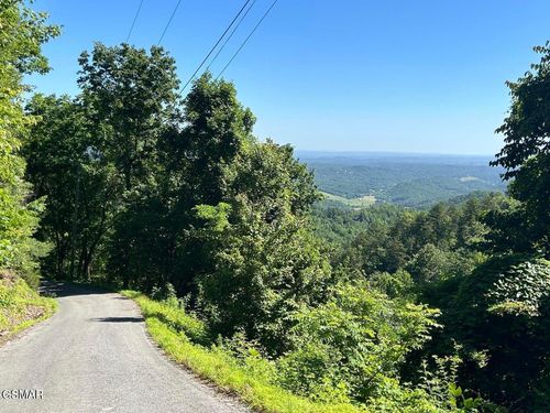 2 Overholt Trl, Sevierville, TN, 37862-7934 | Card Image