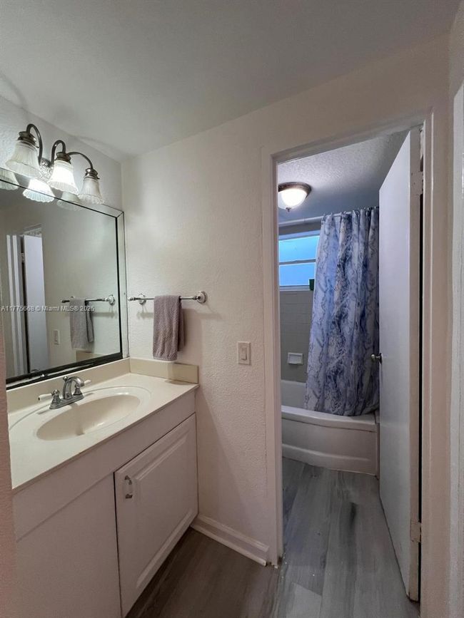 APT-108 - 7904 West Dr, Condo with 1 bedrooms, 1 bathrooms and null parking in North Bay Village FL | Image 10