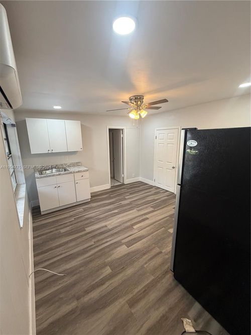 2-531 Ne Ne 58th, Oakland Park, FL, 33334 | Card Image