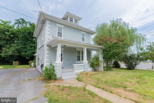 230 Jefferson St, MARTINSBURG, WV, 25401-1606 | Card Image