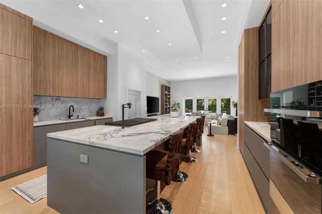 5601 San Vicente St, House other with 4 bedrooms, 5 bathrooms and null parking in Coral Gables FL | Image 6