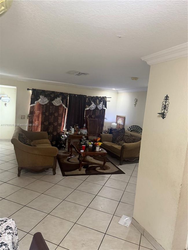 8940 Johnson St, House other with 3 bedrooms, 2 bathrooms and null parking in Pembroke Pines FL | Image 12