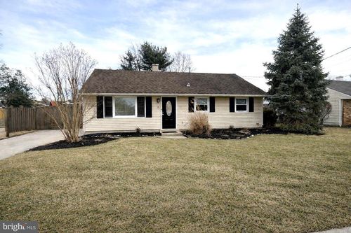 8 Astor Ave, WEST BERLIN, NJ, 08091-3711 | Card Image